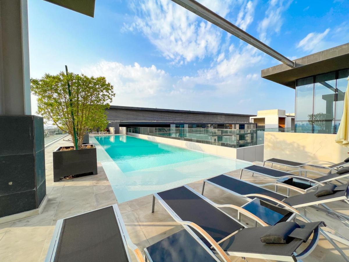 Apartment Fam Living - Walk - Luxe Interiors