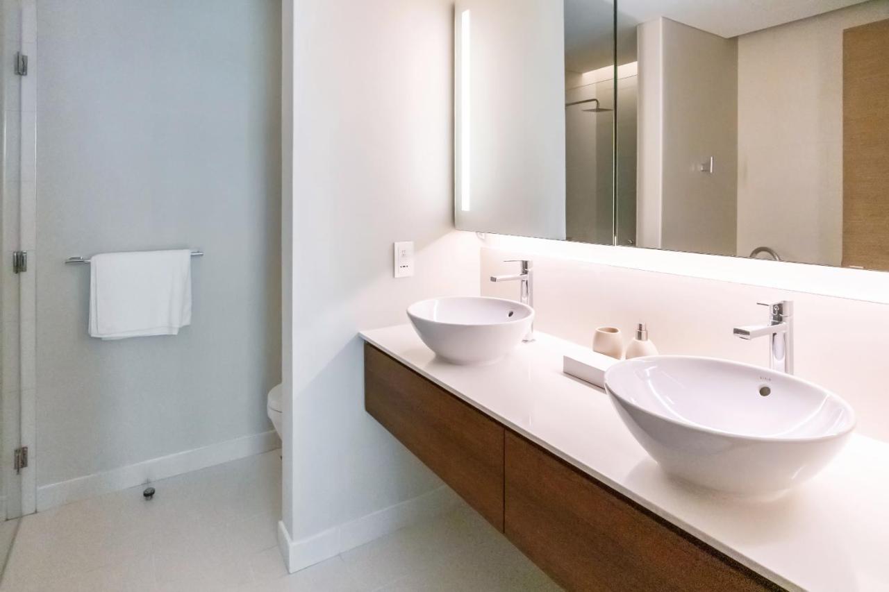 Fam Living - Walk - Luxe Interiors Apartment *