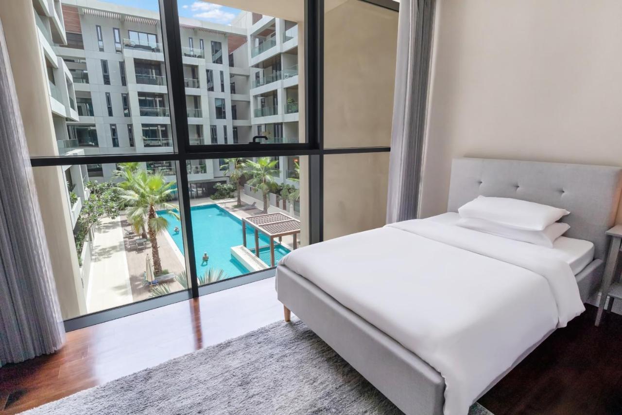 Fam Living - Walk - Luxe Interiors Apartment