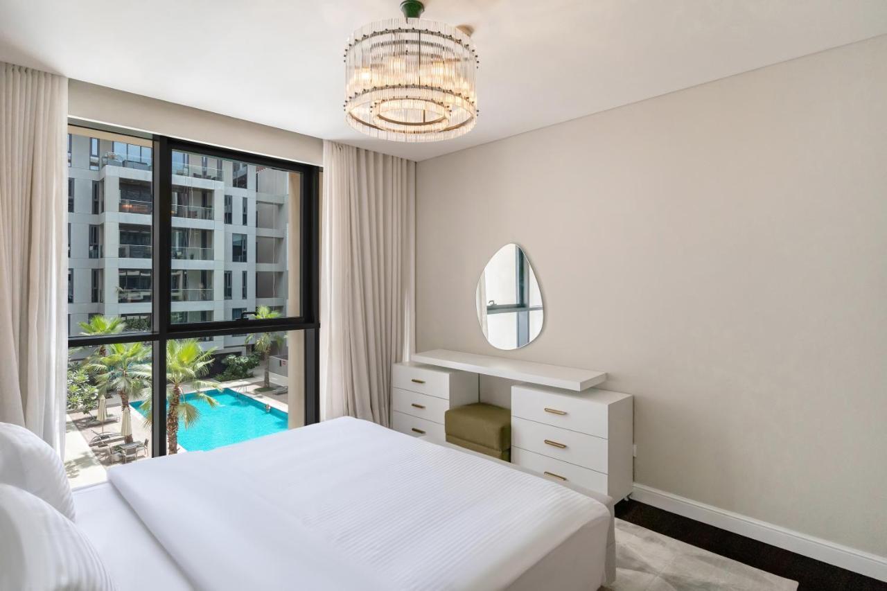 Fam Living - Walk - Luxe Interiors *