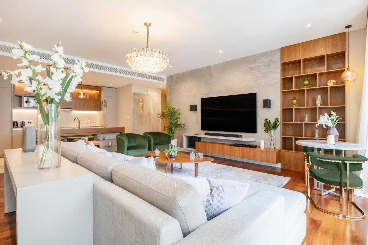 Fam Living - Walk - Luxe Interiors Apartment