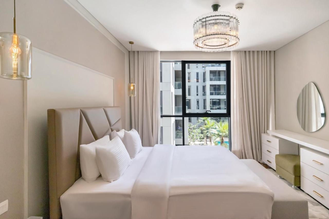 Fam Living - Walk - Luxe Interiors