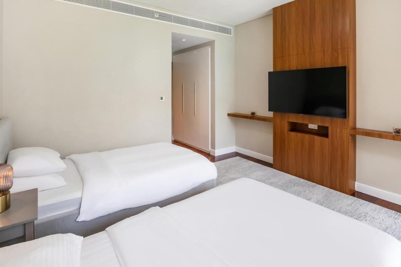 Apartment Fam Living - Walk - Luxe Interiors Dubai