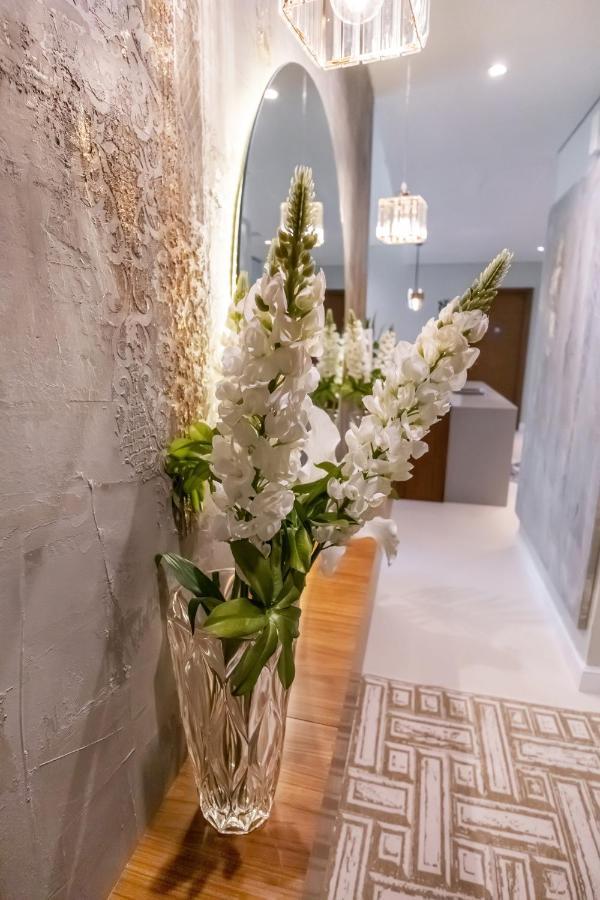 Fam Living - Walk - Luxe Interiors Apartment