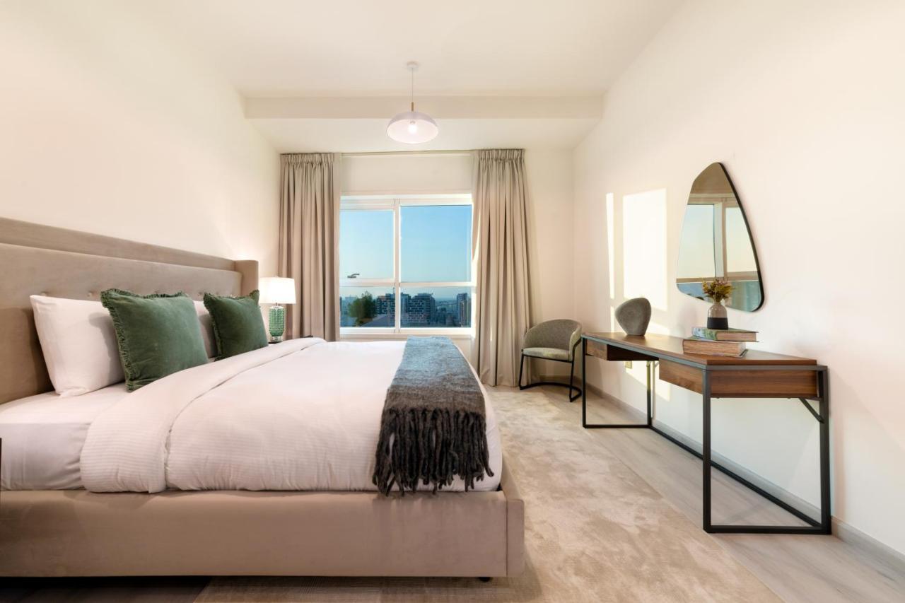 Maison Privee - Millennium Executive Tower Apartment *
