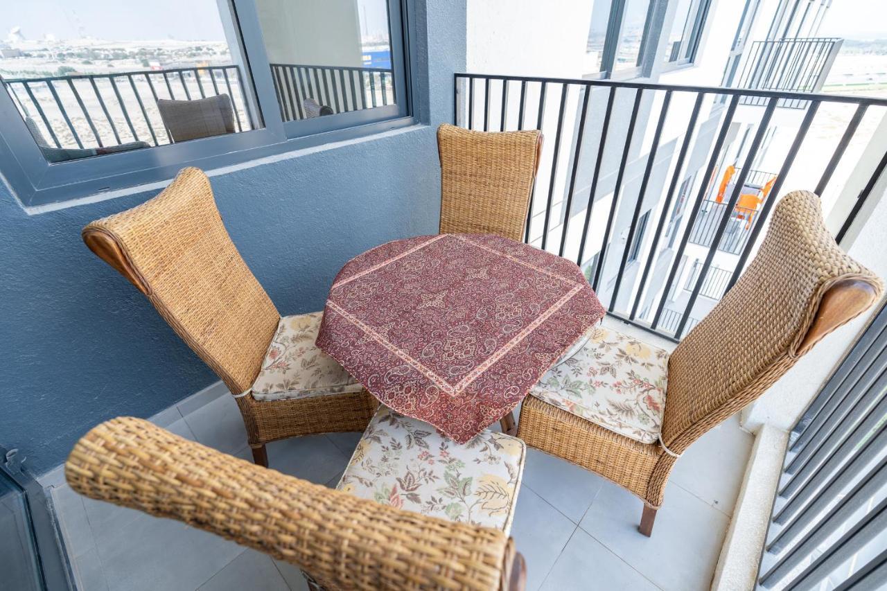 Trinity Homes - Luxury 2br With Modern Amenities, Near To Energy Metro Station Apartment Dubai