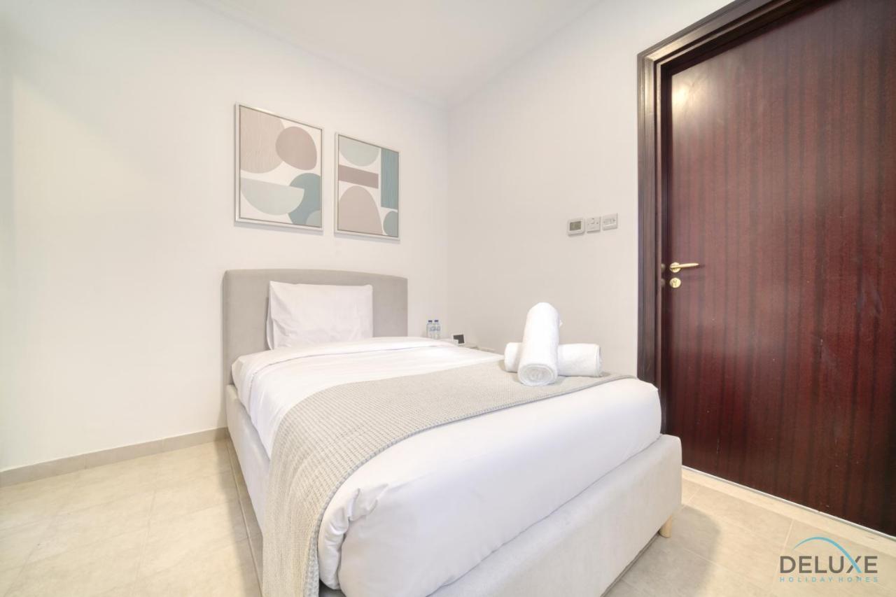 Signature Villa: 6br Luxury With Pool On Palm Jumeirah Dubai