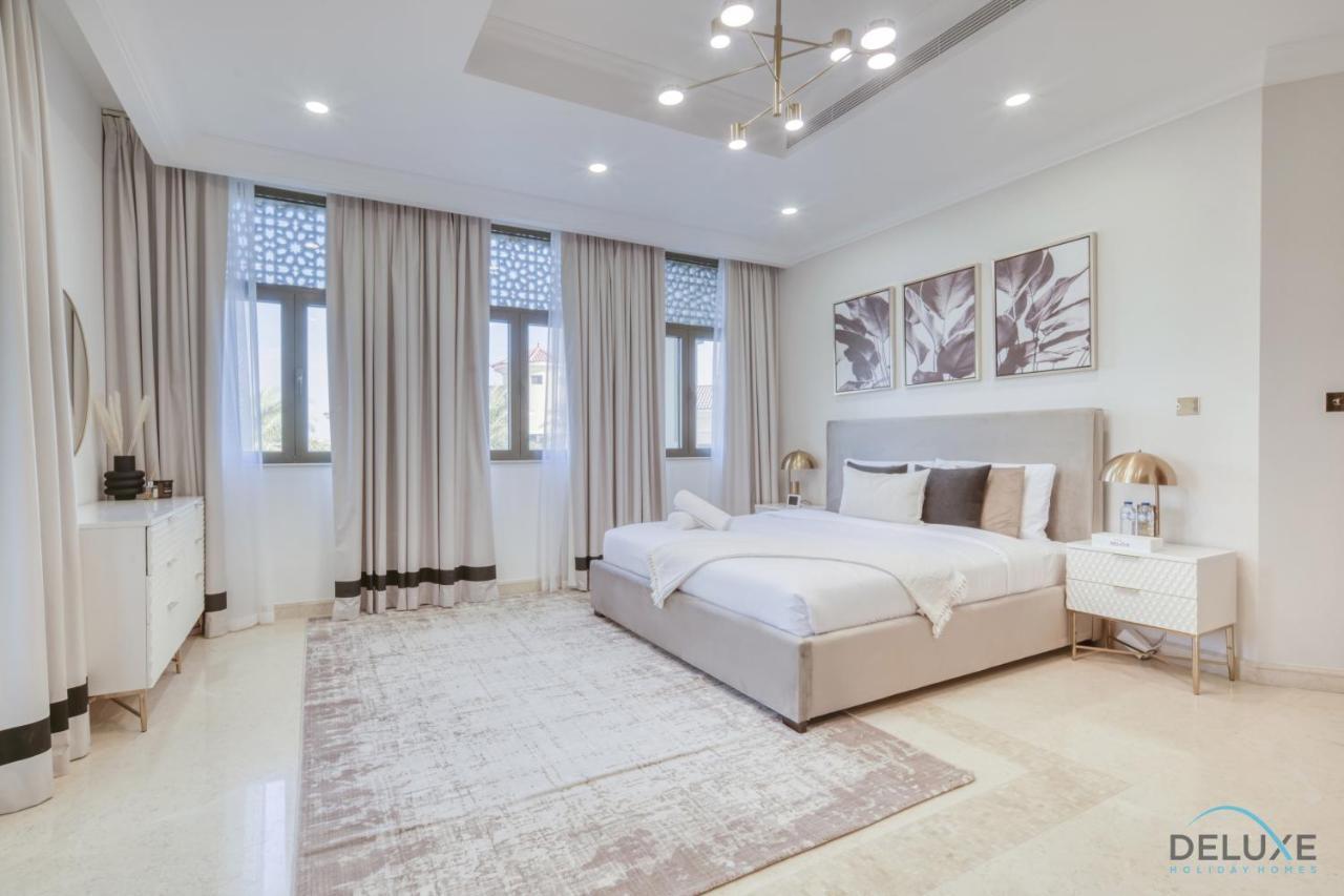 Villa Signature Villa: 6br Luxury With Pool On Palm Jumeirah Dubai