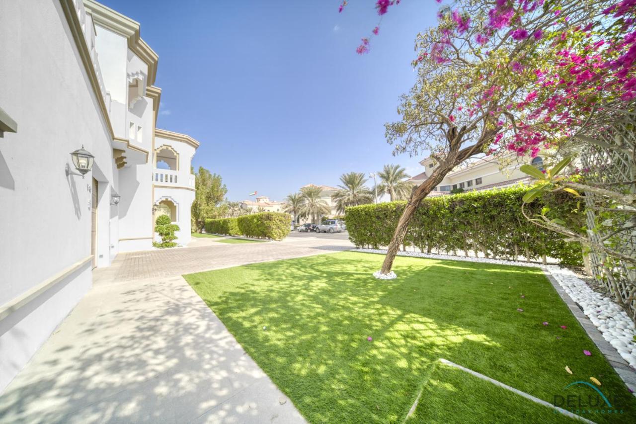 Villa Signature Villa: 6br Luxury With Pool On Palm Jumeirah Dubai