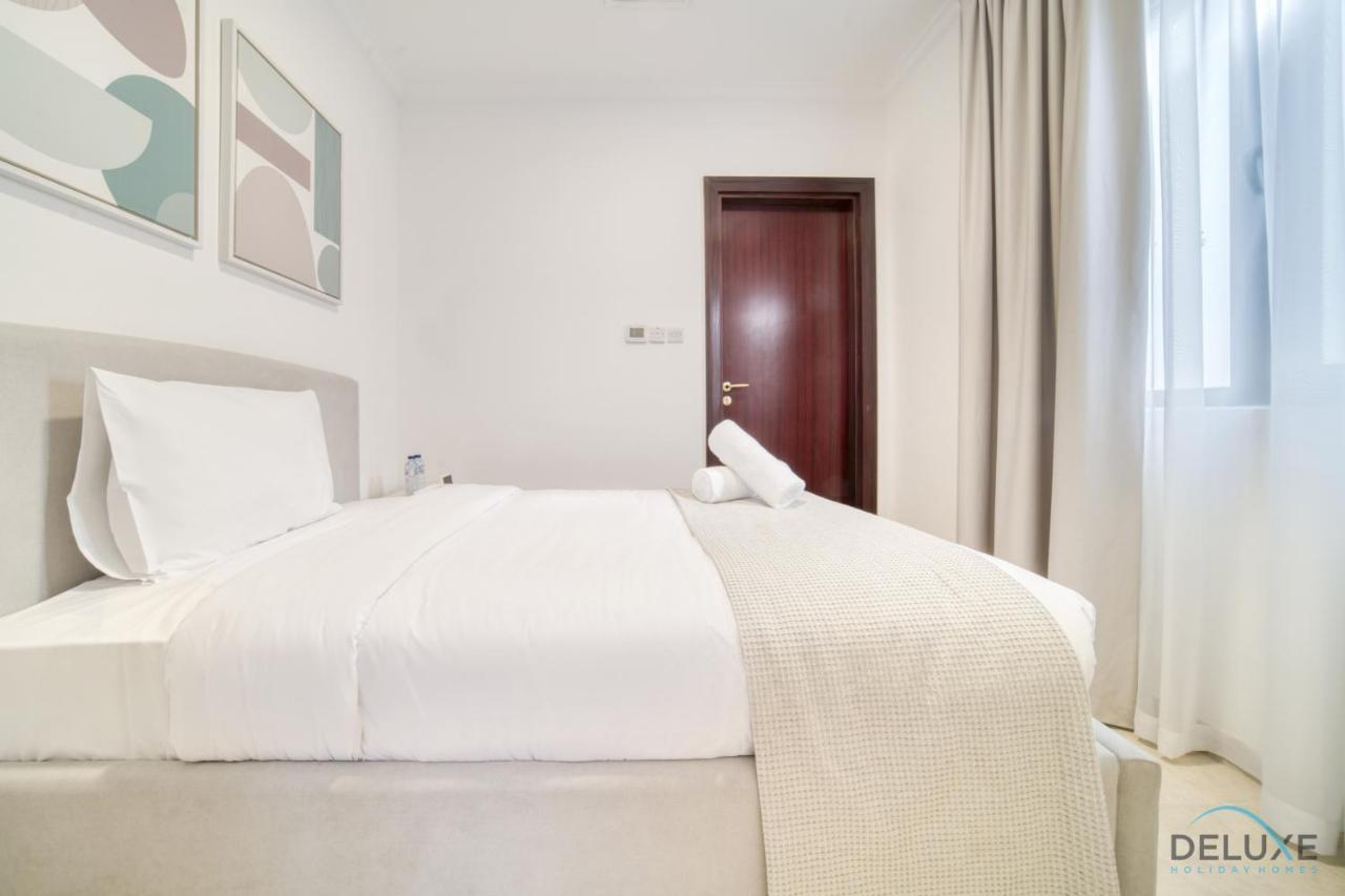 Signature Villa: 6br Luxury With Pool On Palm Jumeirah Dubai
