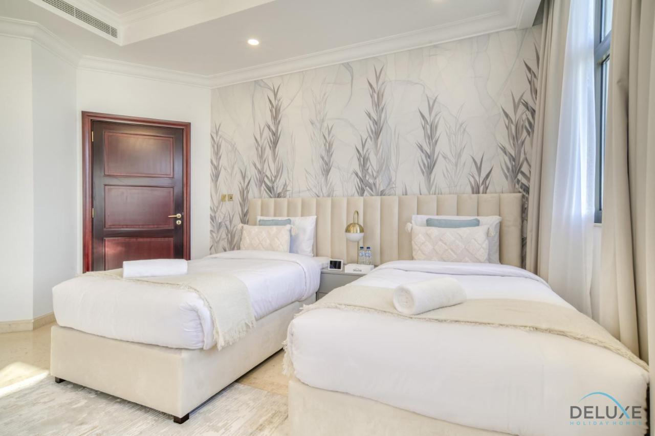 Signature Villa: 6br Luxury With Pool On Palm Jumeirah *