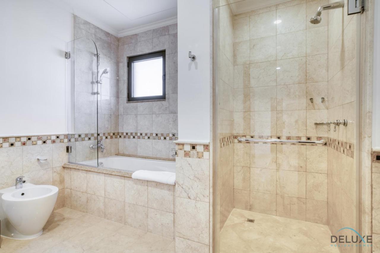 Villa Signature Villa: 6br Luxury With Pool On Palm Jumeirah Dubai
