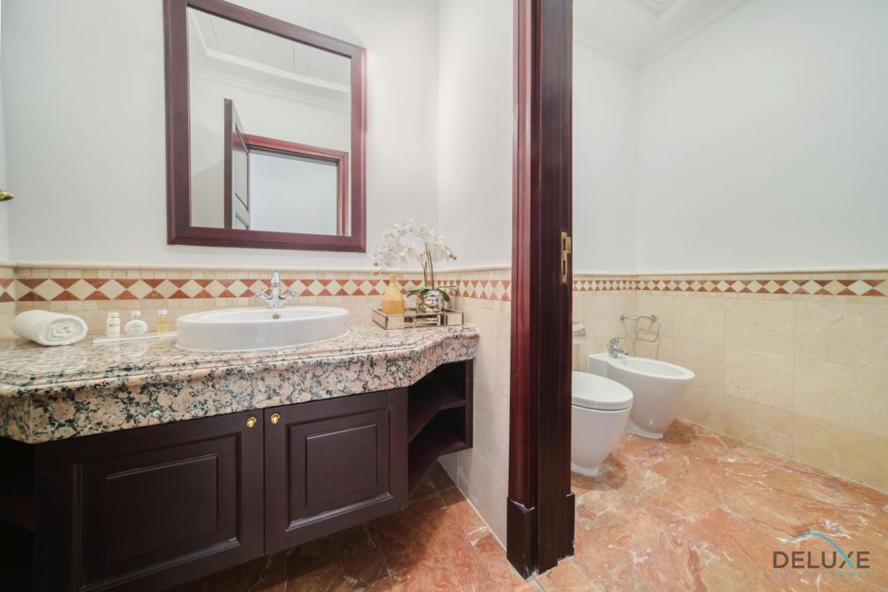Signature Villa: 6br Luxury With Pool On Palm Jumeirah Villa *