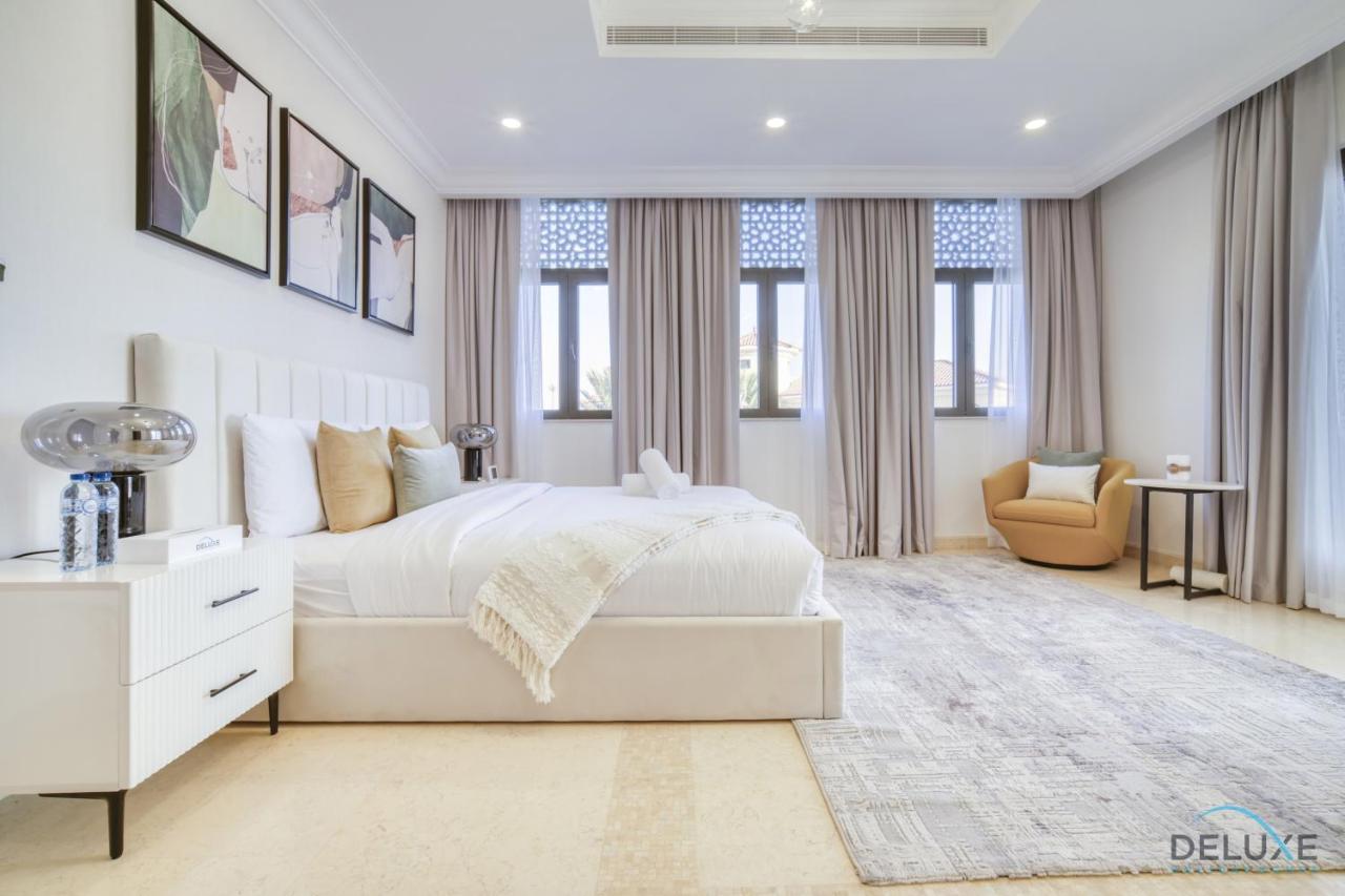 Signature Villa: 6br Luxury With Pool On Palm Jumeirah Dubai