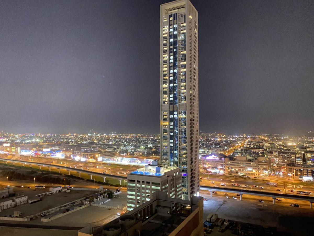 Apartment Lux Lofts Tower Downtown Boulevard & Sea Views