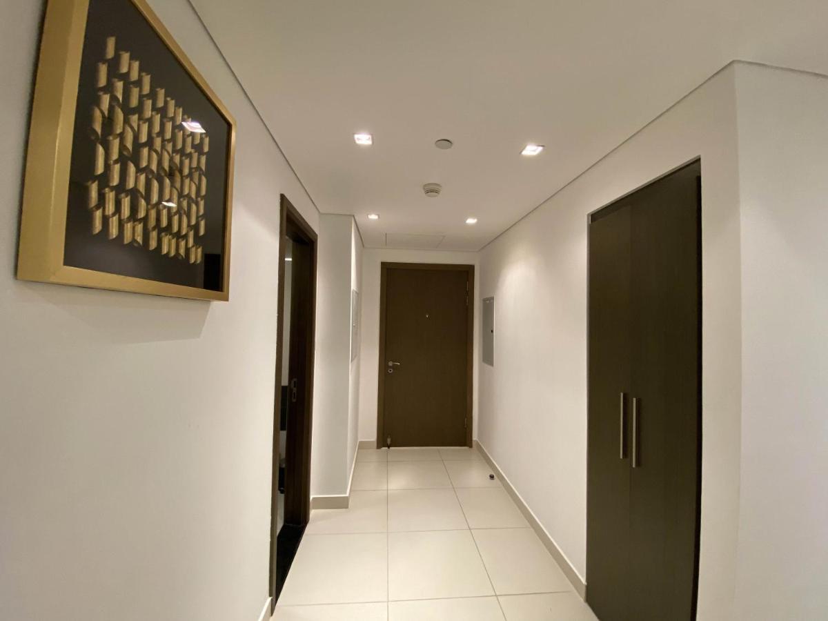 Lux Lofts Tower Downtown Boulevard & Sea Views