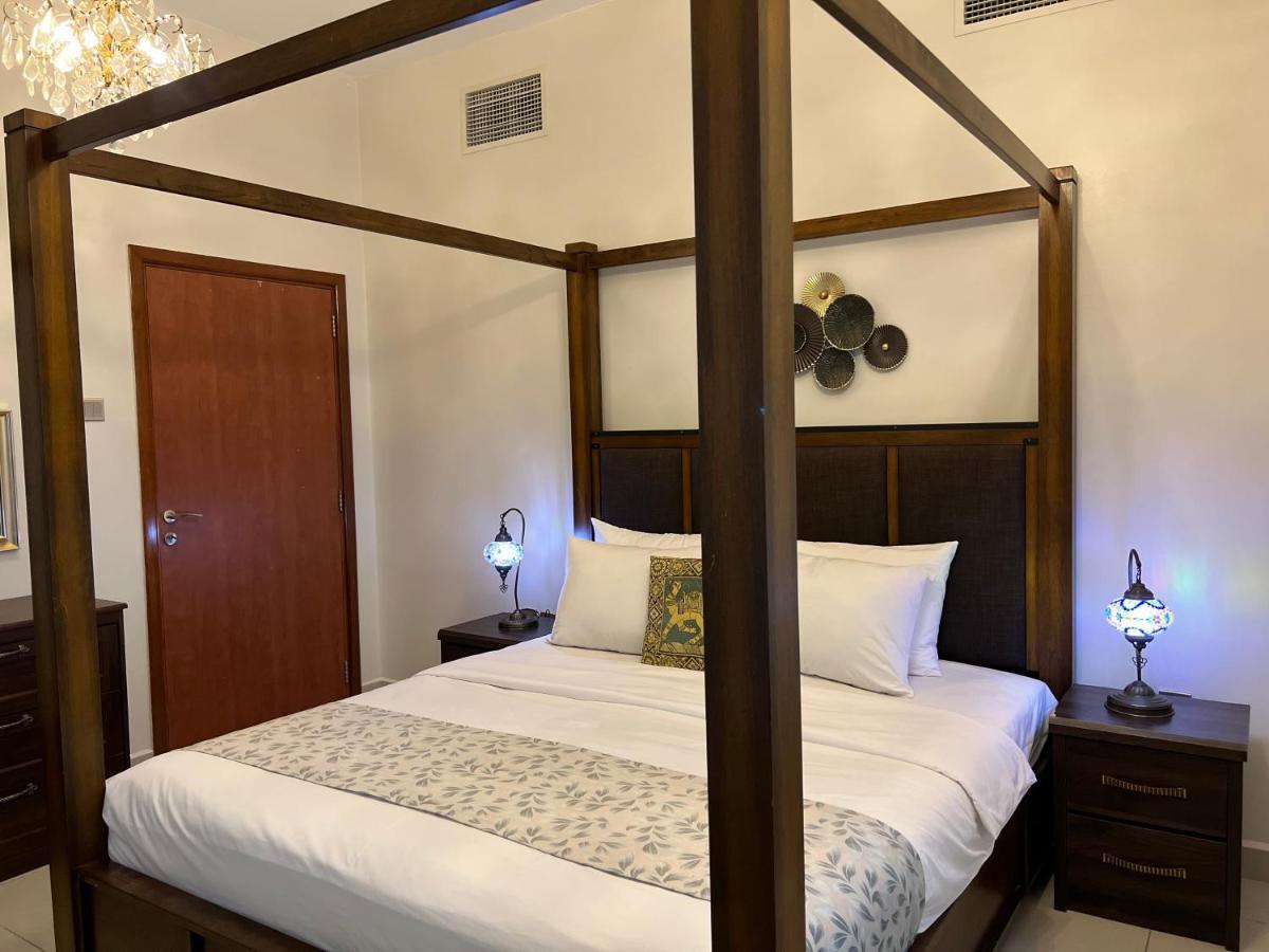Two Continents Holiday Homes - Arabian Nights With Sea Views - Free Airport Pick-up Over 5 Nights Dubai