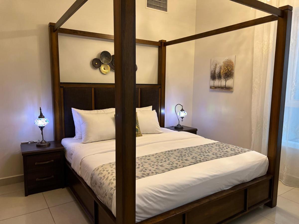 Two Continents Holiday Homes - Arabian Nights With Sea Views - Free Airport Pick-up Over 5 Nights * Dubai