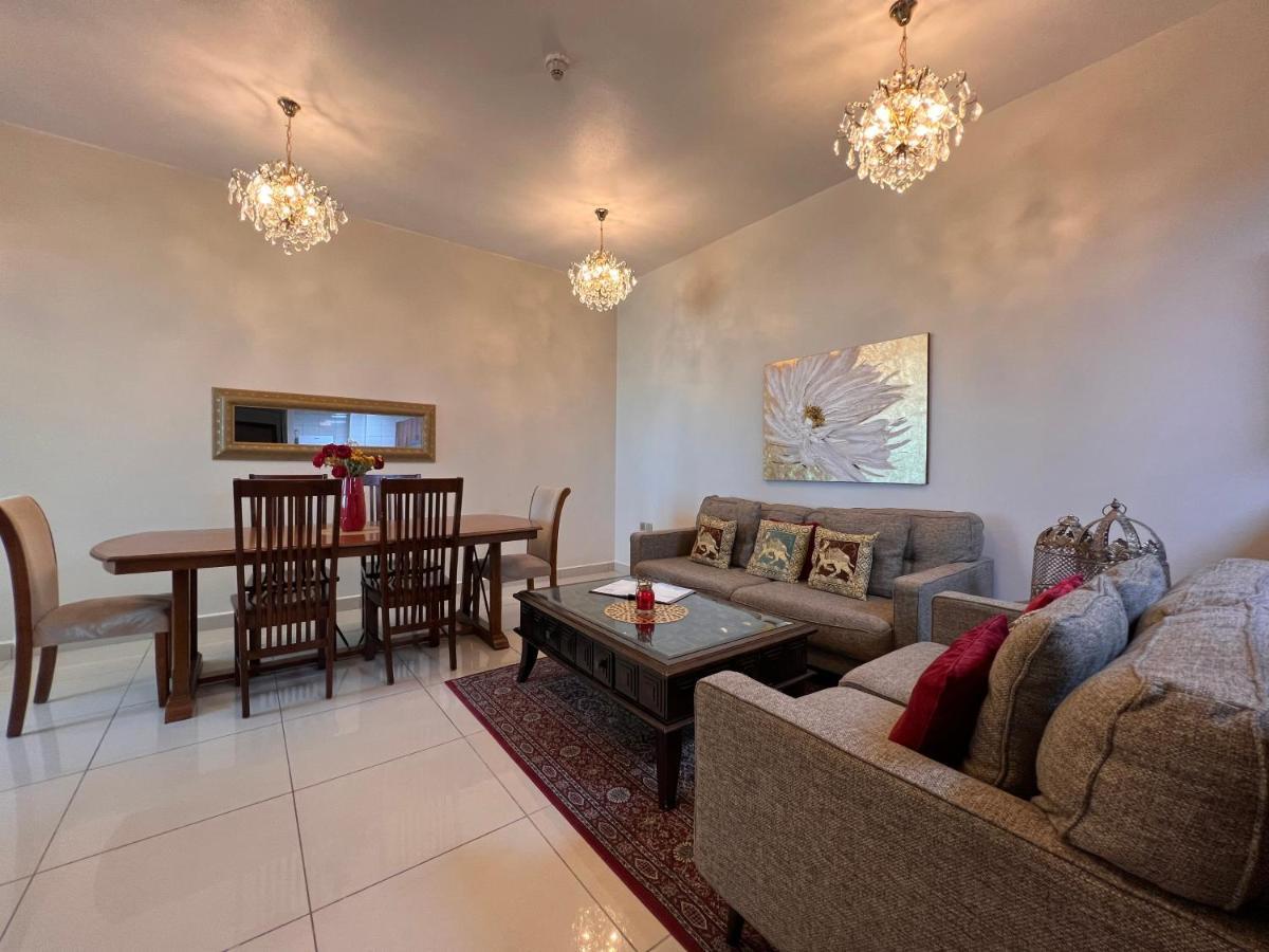 Two Continents Holiday Homes - Arabian Nights With Sea Views - Free Airport Pick-up Over 5 Nights Apartment *