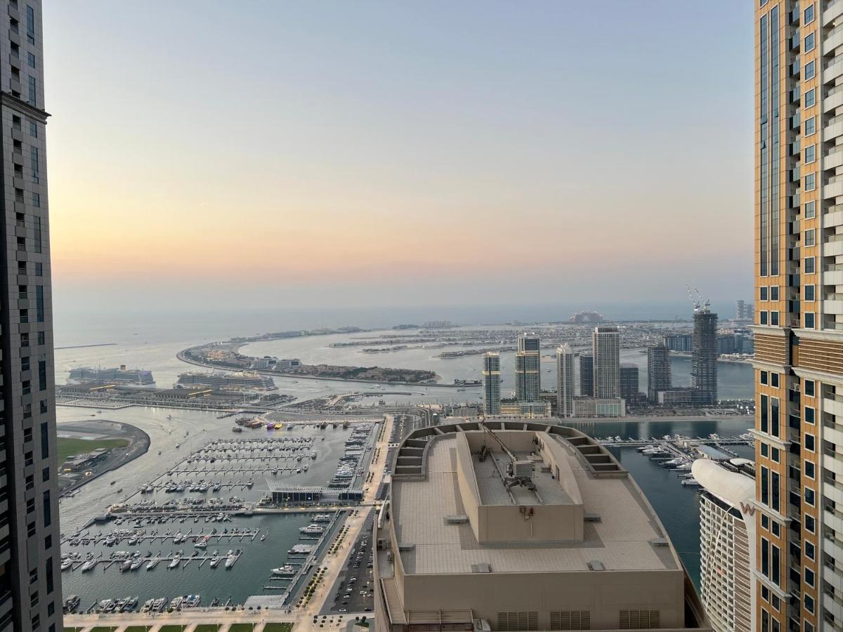 Two Continents Holiday Homes - Arabian Nights With Sea Views - Free Airport Pick-up Over 5 Nights Dubai