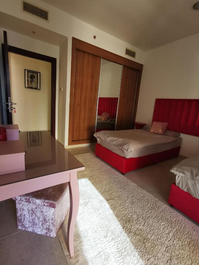 Serenity 3br Palm View In Marina *