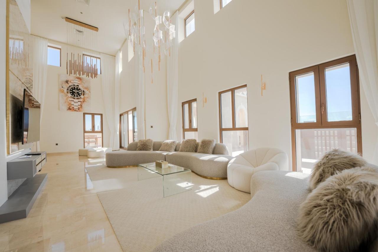 Maison Privee - Luxury Palm Penthouse With Beach & Sea View *