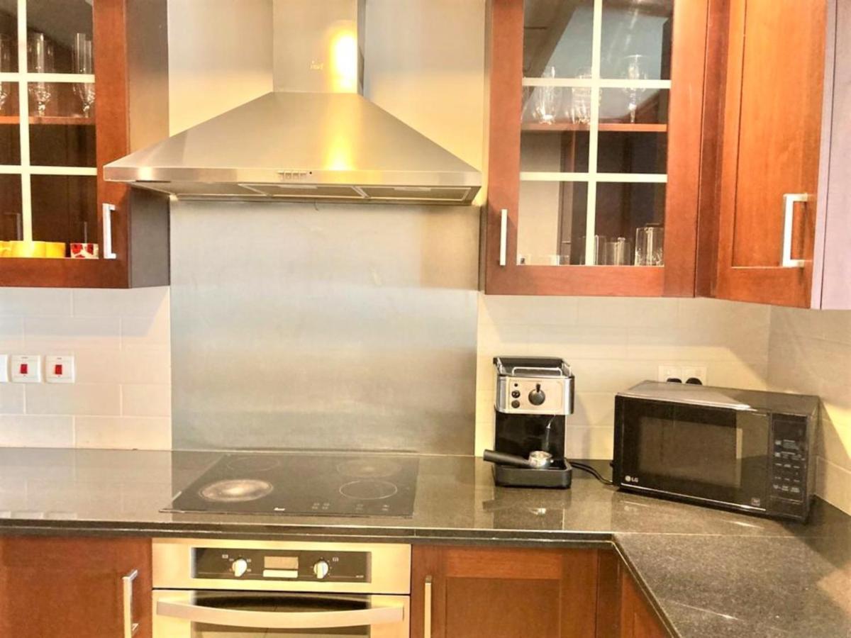 Stunning Downtown With Balcony Apartment Dubai