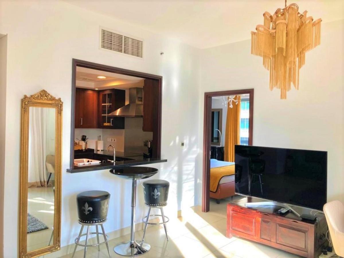 Apartment Stunning Downtown With Balcony