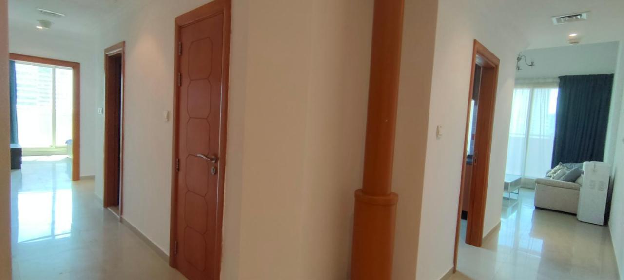 2 Bedroom With A Beautiful View Of The Marina Minimum 5 Night Apartment