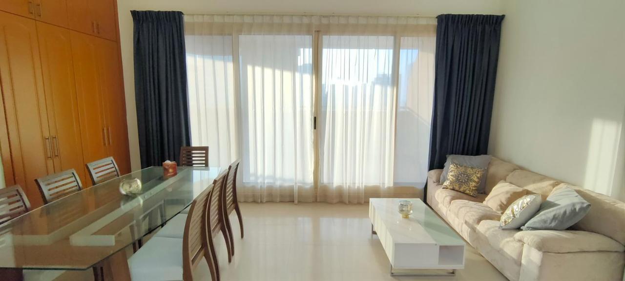 2 Bedroom With A Beautiful View Of The Marina Minimum 5 Night