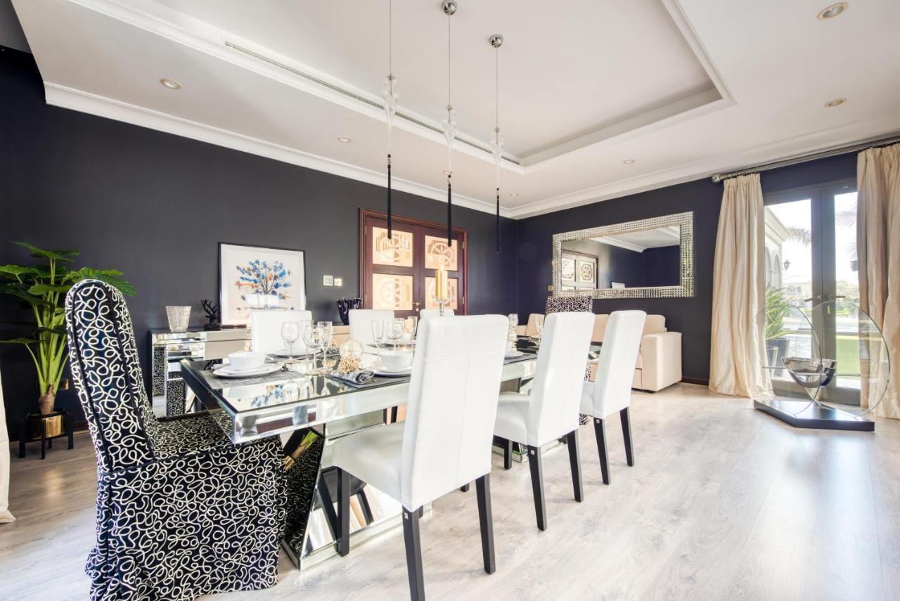 Villa Maison Privee - Glamourous Beachfront On The Palm With Pool Dubai