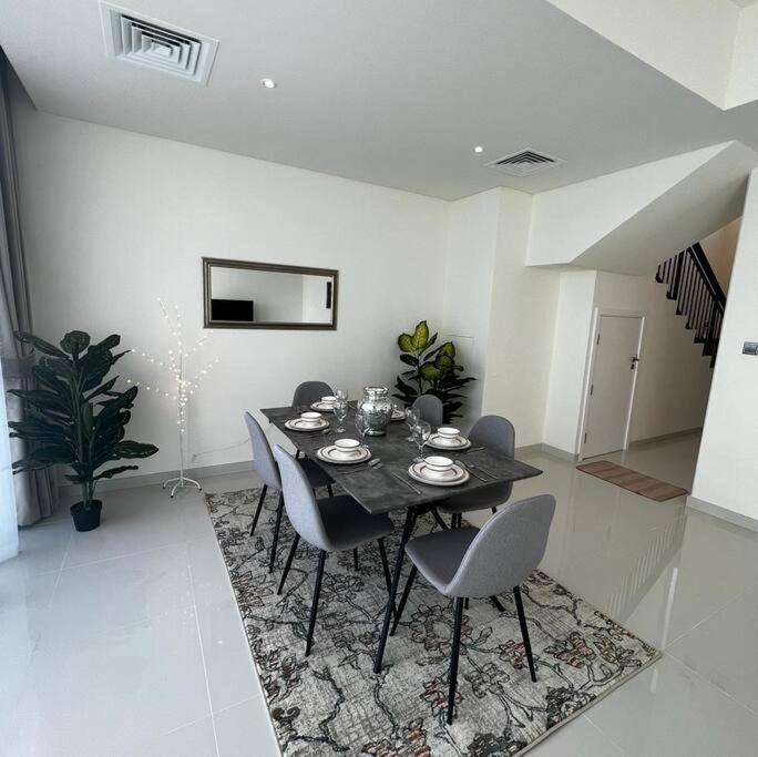 Villa Letstay - Magnificent 3br With A Huge Garden Dubai