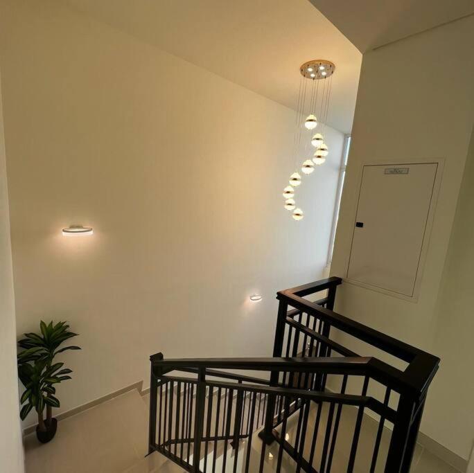 Letstay - Magnificent 3br With A Huge Garden Villa
