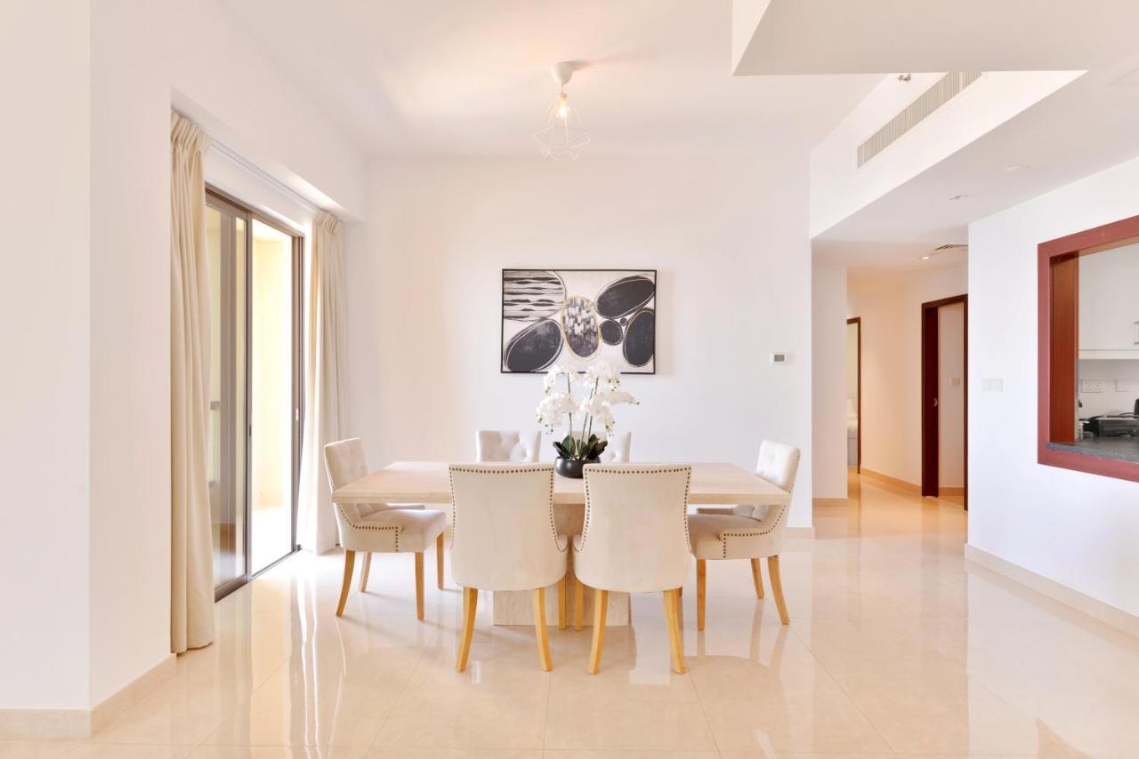 Deluxe Retreat In Jbr - Million Dollar View - Balcony Dubai