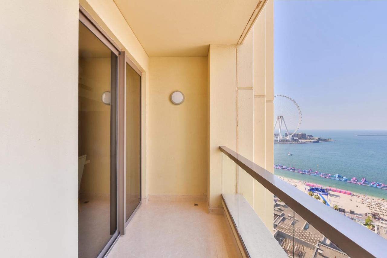Deluxe Retreat In Jbr - Million Dollar View - Balcony Apartment