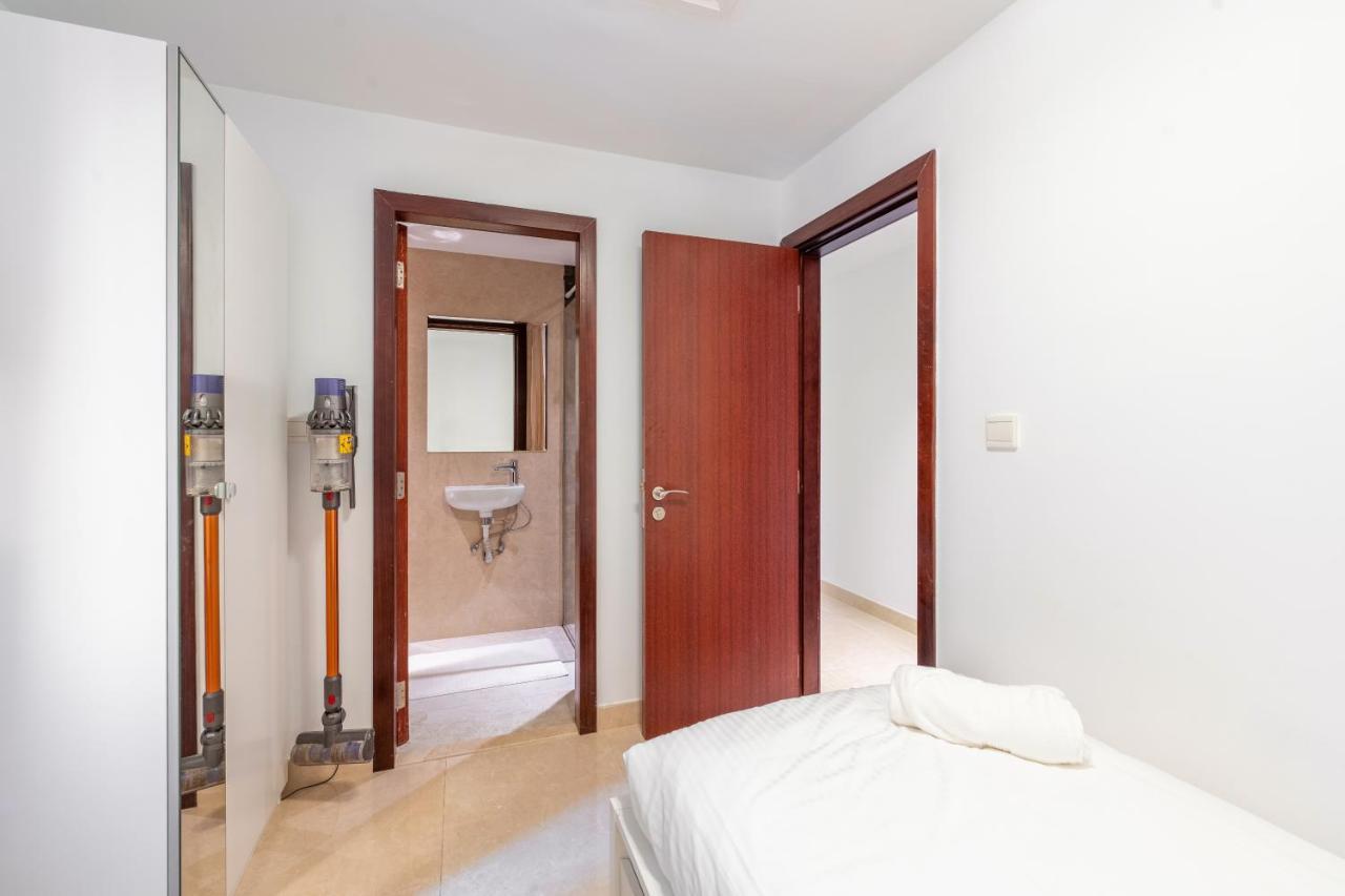 Deluxe Retreat In Jbr - Million Dollar View - Balcony