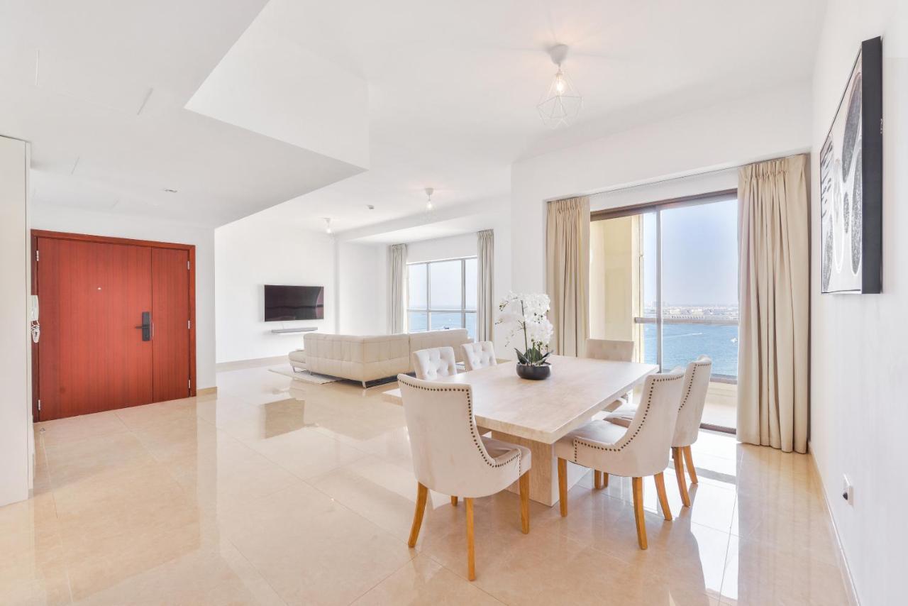 Deluxe Retreat In Jbr - Million Dollar View - Balcony