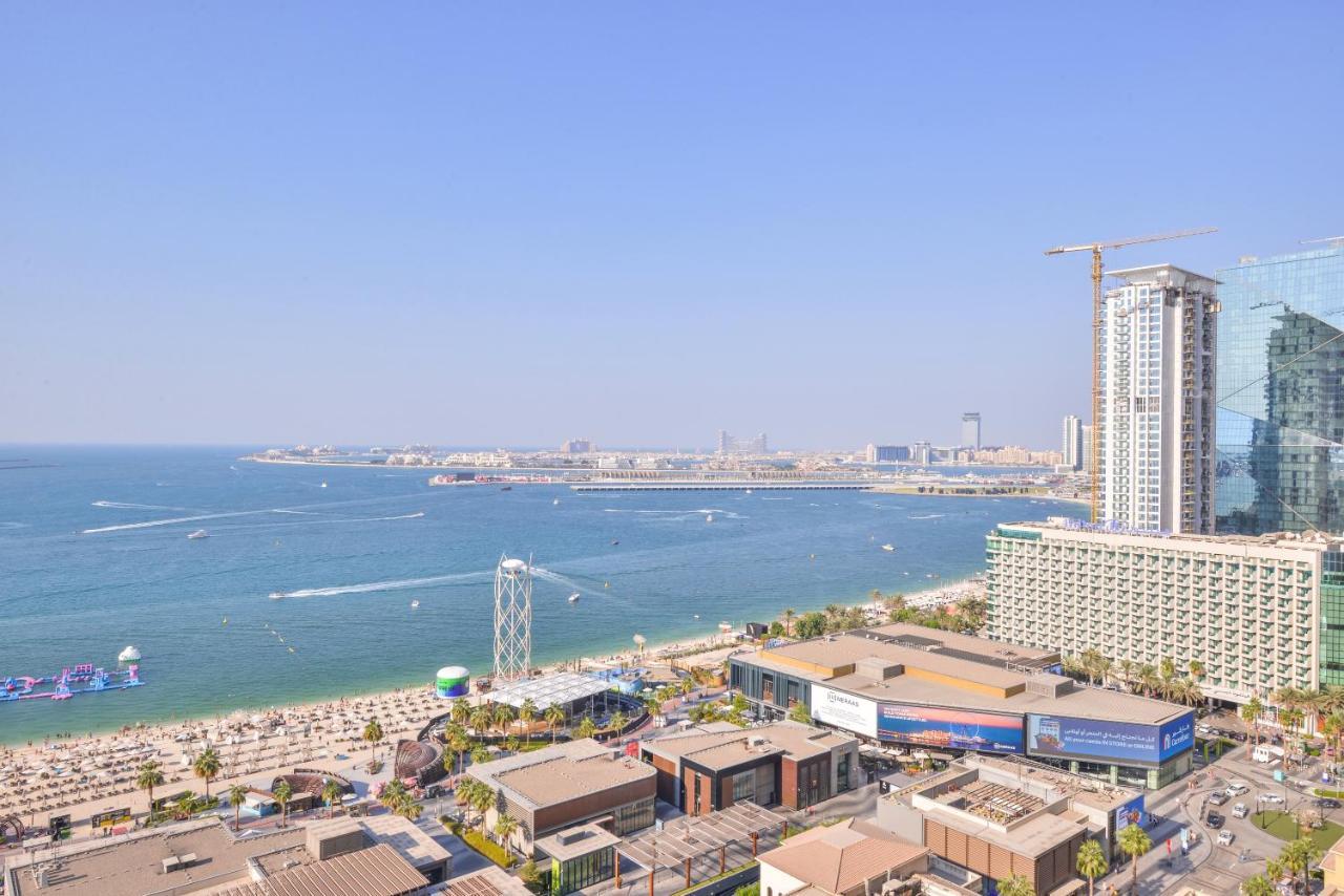 Deluxe Retreat In Jbr - Million Dollar View - Balcony Apartment