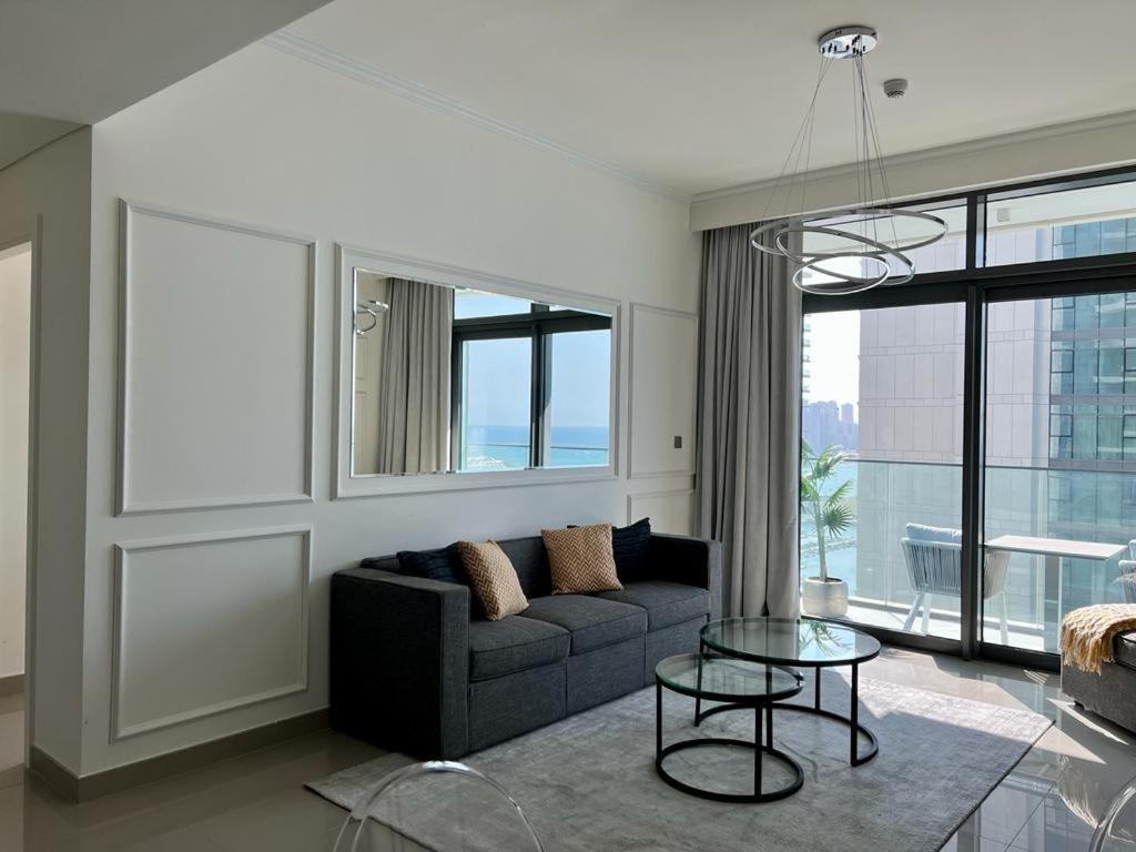 Apartment Luxurious Beachfront
