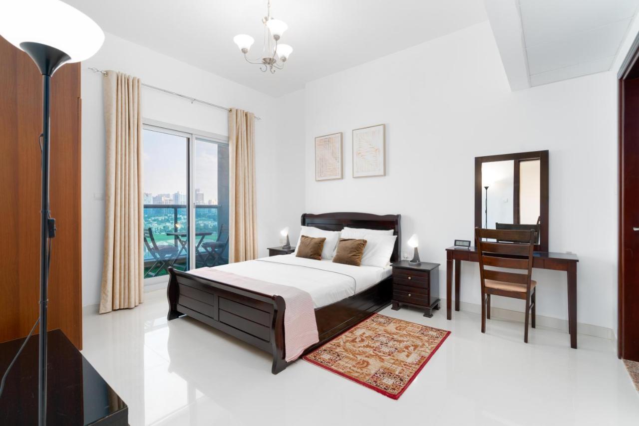 Lux Bnb Elite Residences I Golf Course Views Apartment