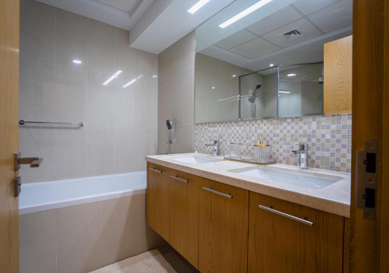Nasma Luxury - Bellevue Tower 1 Apartment *