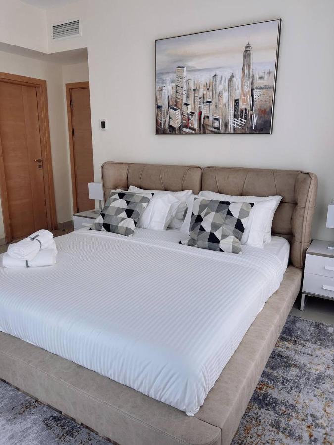 Apartment Huge Terrace With Canal View & Beach Access Available