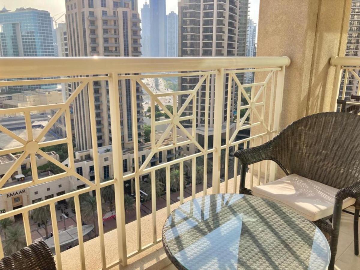 Stunning Downtown With Balcony Apartment