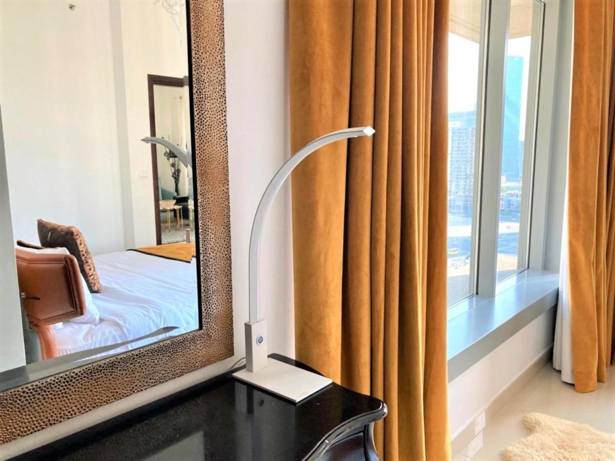 Apartment Stunning Downtown With Balcony Dubai
