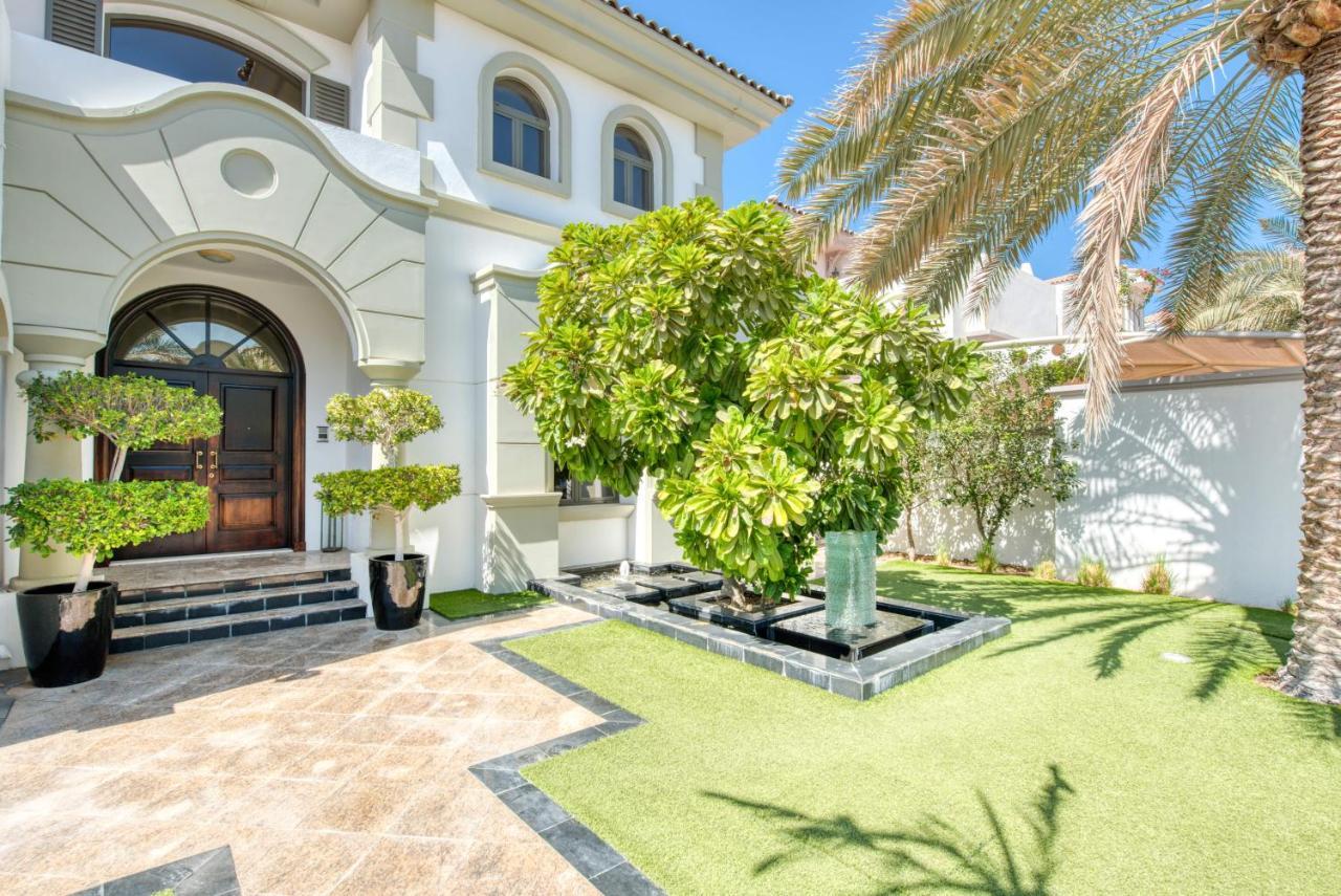 Maison Privee - Glamourous Beachfront On The Palm With Pool * Dubai