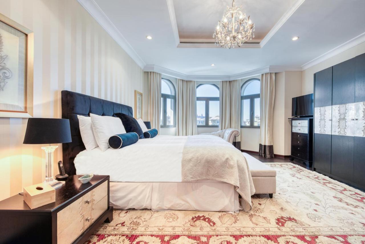 Villa Maison Privee - Glamourous Beachfront On The Palm With Pool Dubai