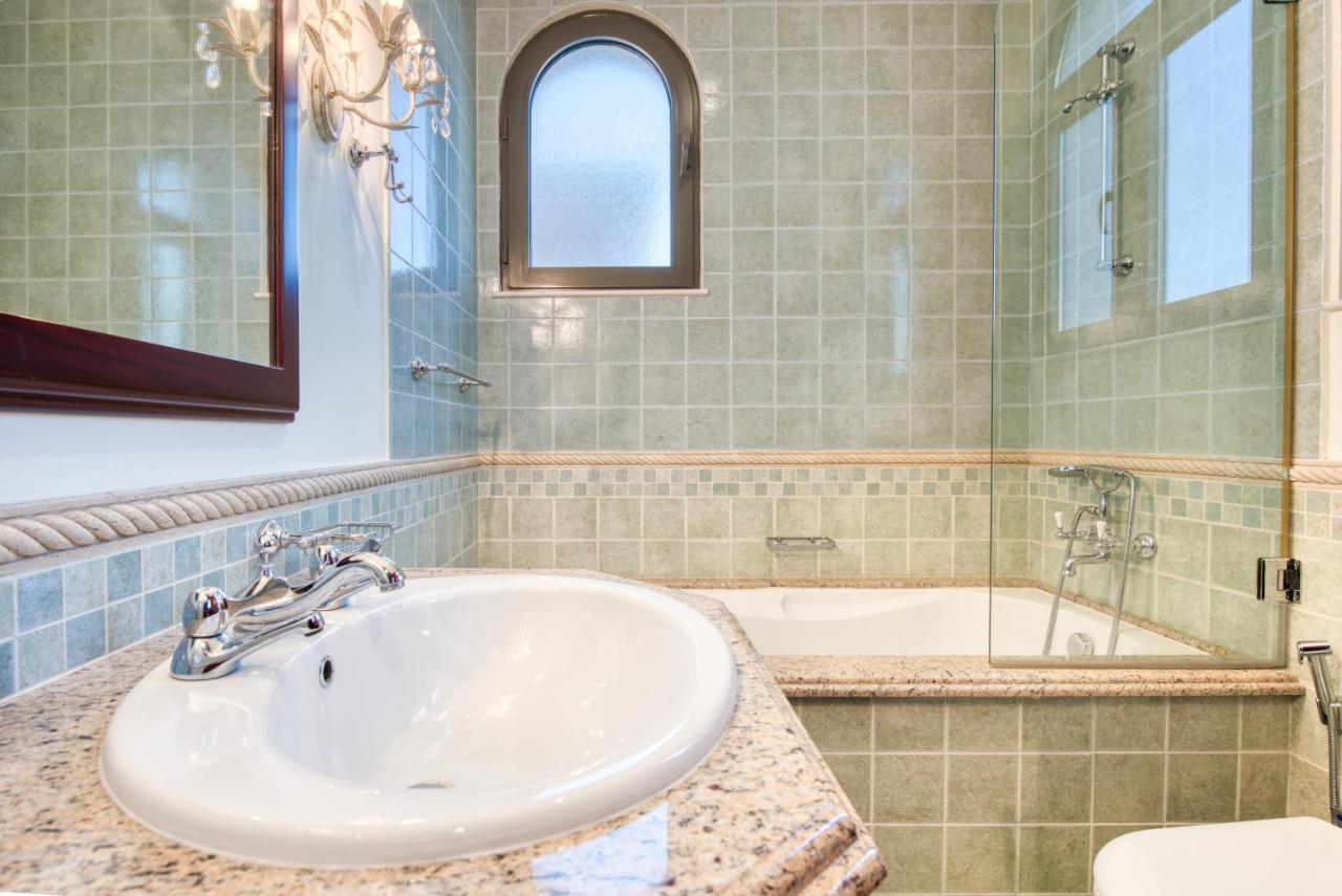 Maison Privee - Glamourous Beachfront On The Palm With Pool *