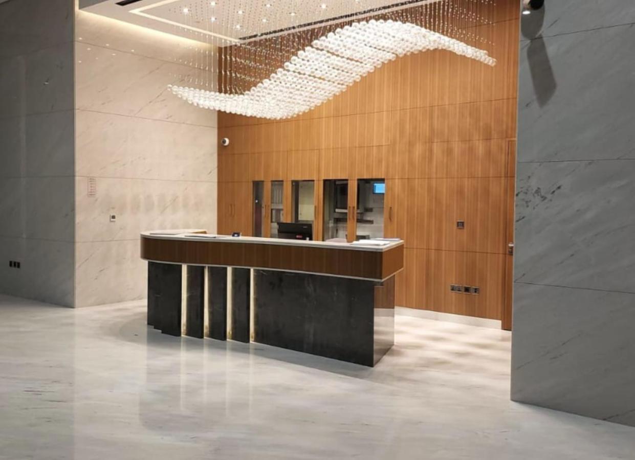 Modern 1br With Rooftop Pool The Bay Business Bay