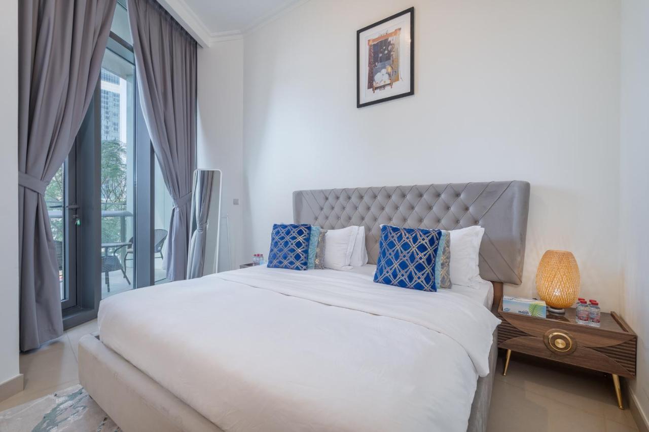 Trinity Holiday Homes - Burj Vista Downtown Apartment Dubai