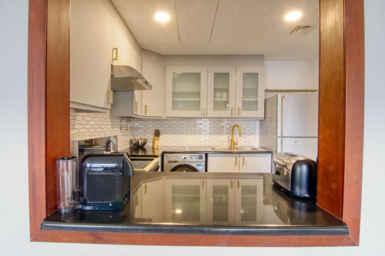 Apartment Alluring 2-br Apt Near Beach At Sadaf 1 With Marina View *